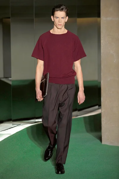 Look 27